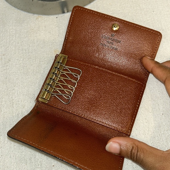 Louis Vuitton Key Holder/Wallet - Picture 5 of 10